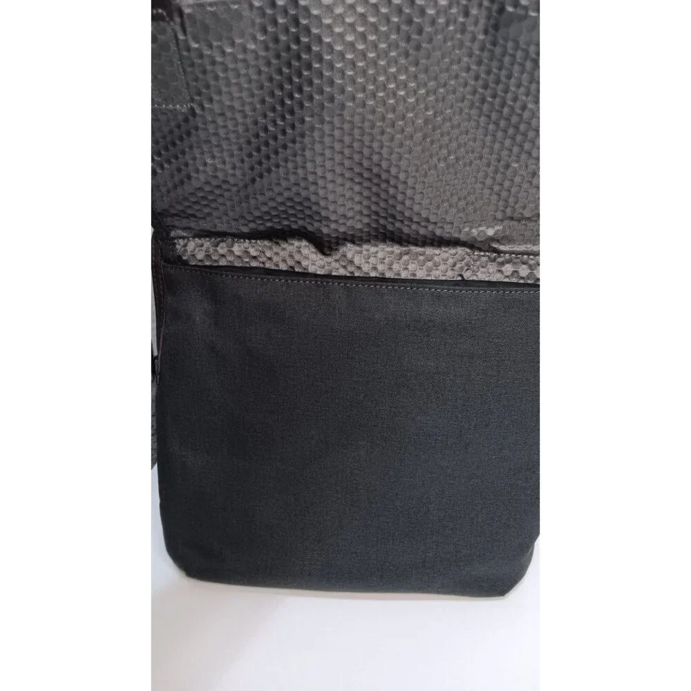 Tumi Grey Annapolis City Work Travel Lined Logo Classic Crossbody Handbag